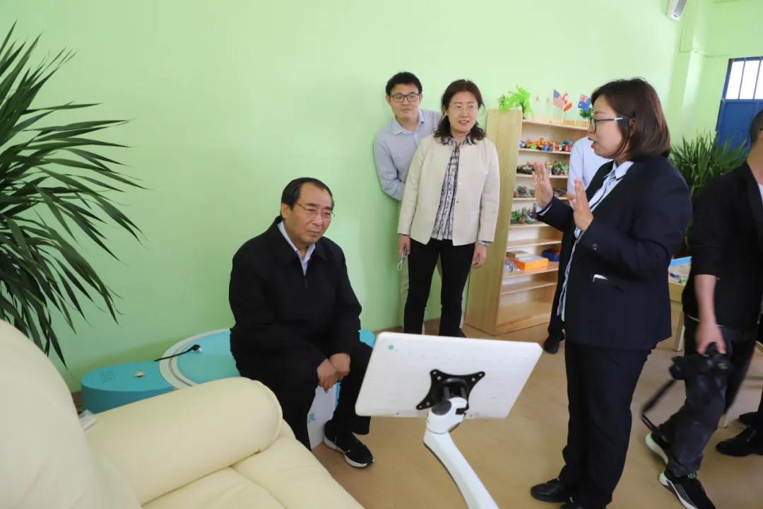 社市委幫扶威寧九三中學成果落地，叢斌副主席為心理咨詢室揭牌